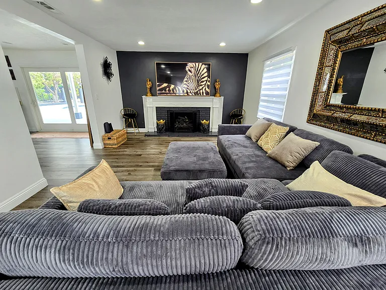 2548 E Wilson Ave — Photo 104