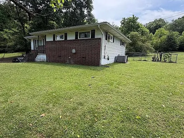 88 Circle Dr, Rossville, GA 30741