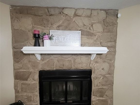 3rd image of 7281 Pebblebrook Dr