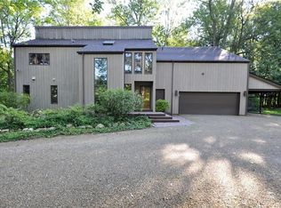 6635 Columbia Rd, Olmsted Township, OH 44138