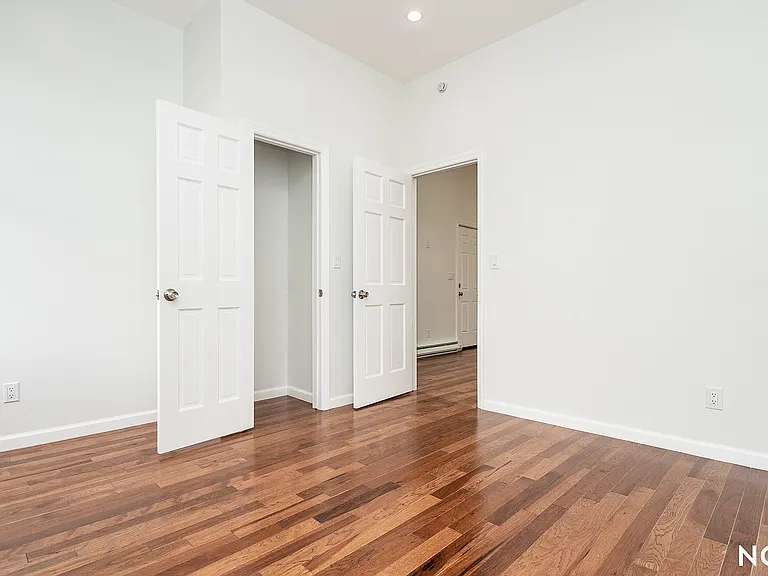 1869 Greene Ave #1F — Photo 20