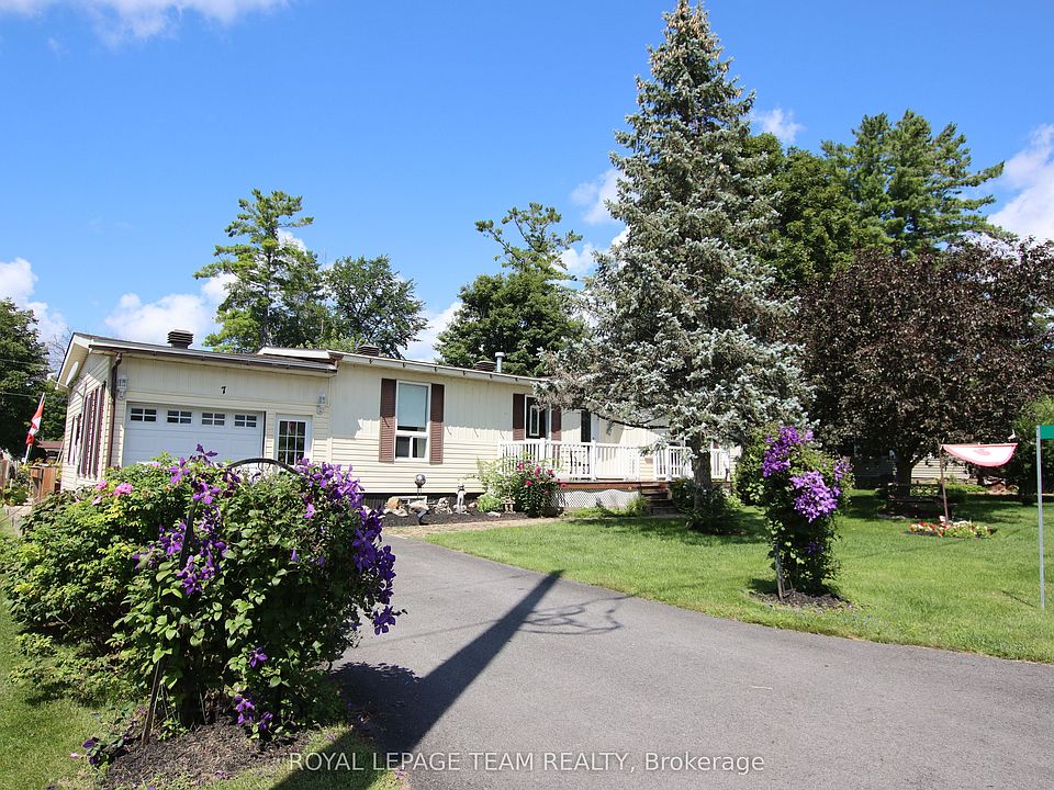1st image of 7 Woodside Ln