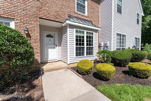 4 Vassar Pl Photo 1