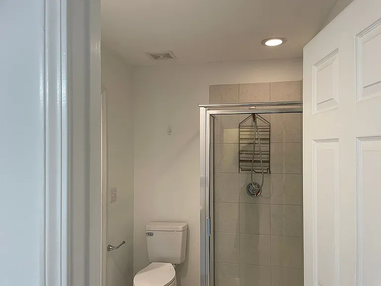 4865 Habersham Ln — Photo 9