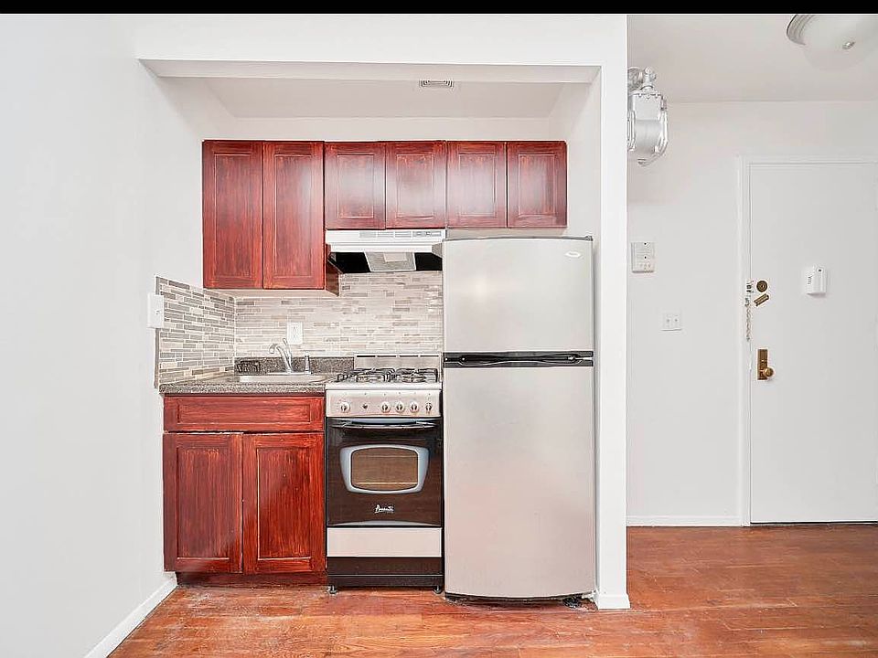 1st image of 280 Mulberry St APT 2C