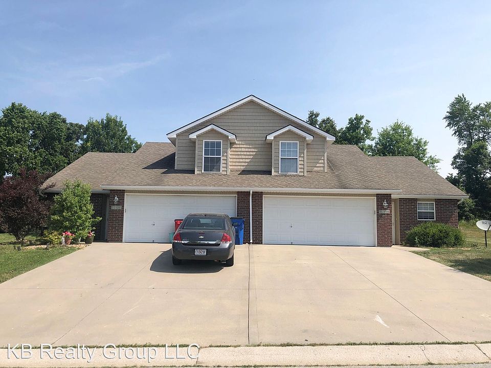 1st image of 1204 NW Willow Dr