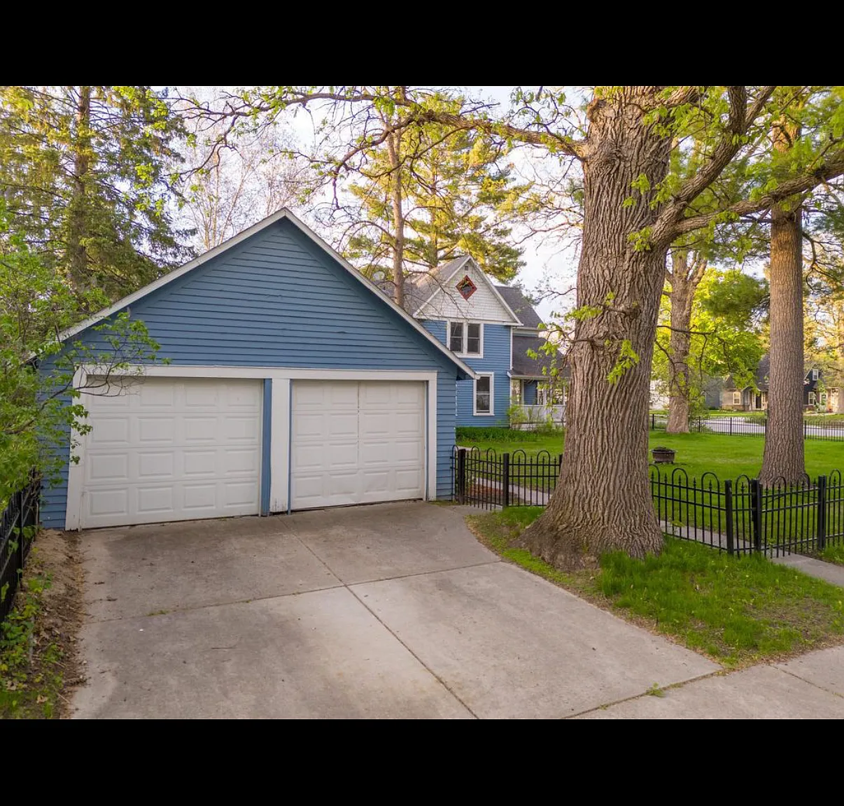 5 bed, 2750 sqft, $2,500 — Photo 2