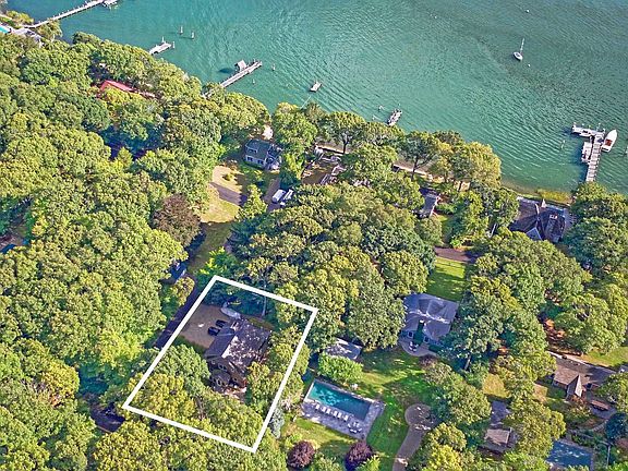 3rd image of 62 S Ram Island Dr