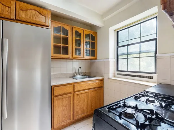 144-15 78th Road #2D, Kew Garden Hills, NY 11367