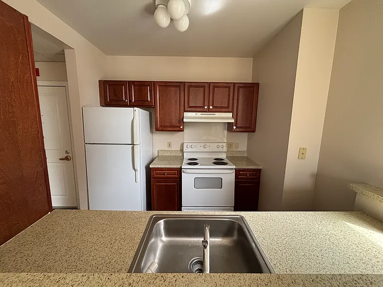 1 BD kitchen