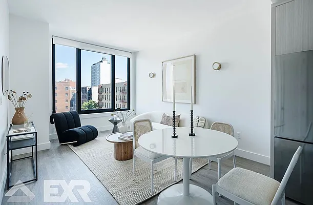 Rented by EXR | media 19