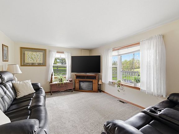 4th image of 946 Township Road 2206