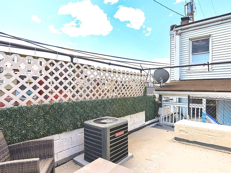 321 S Fagley St — Photo 6