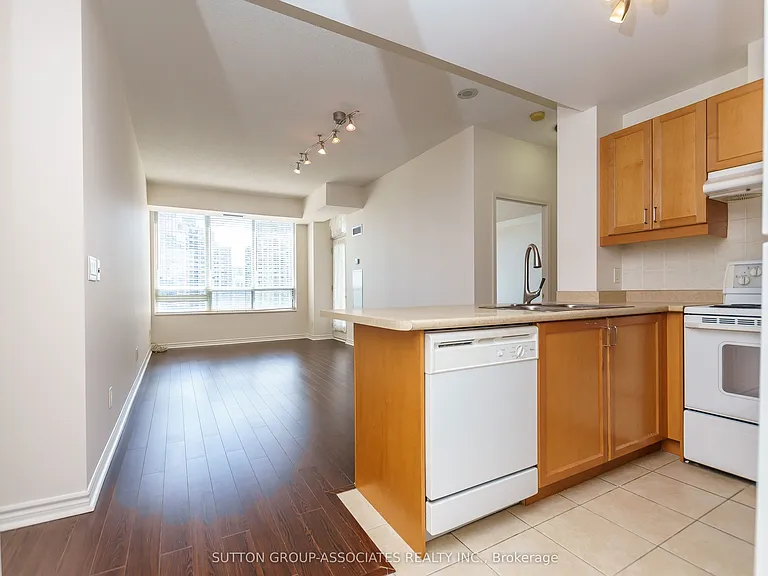 28 Byng Ave #1507 — Photo 6