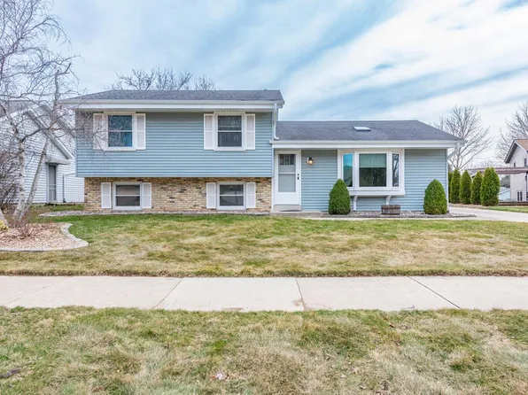 8570 South Parknoll DRIVE, Oak Creek, WI 53154