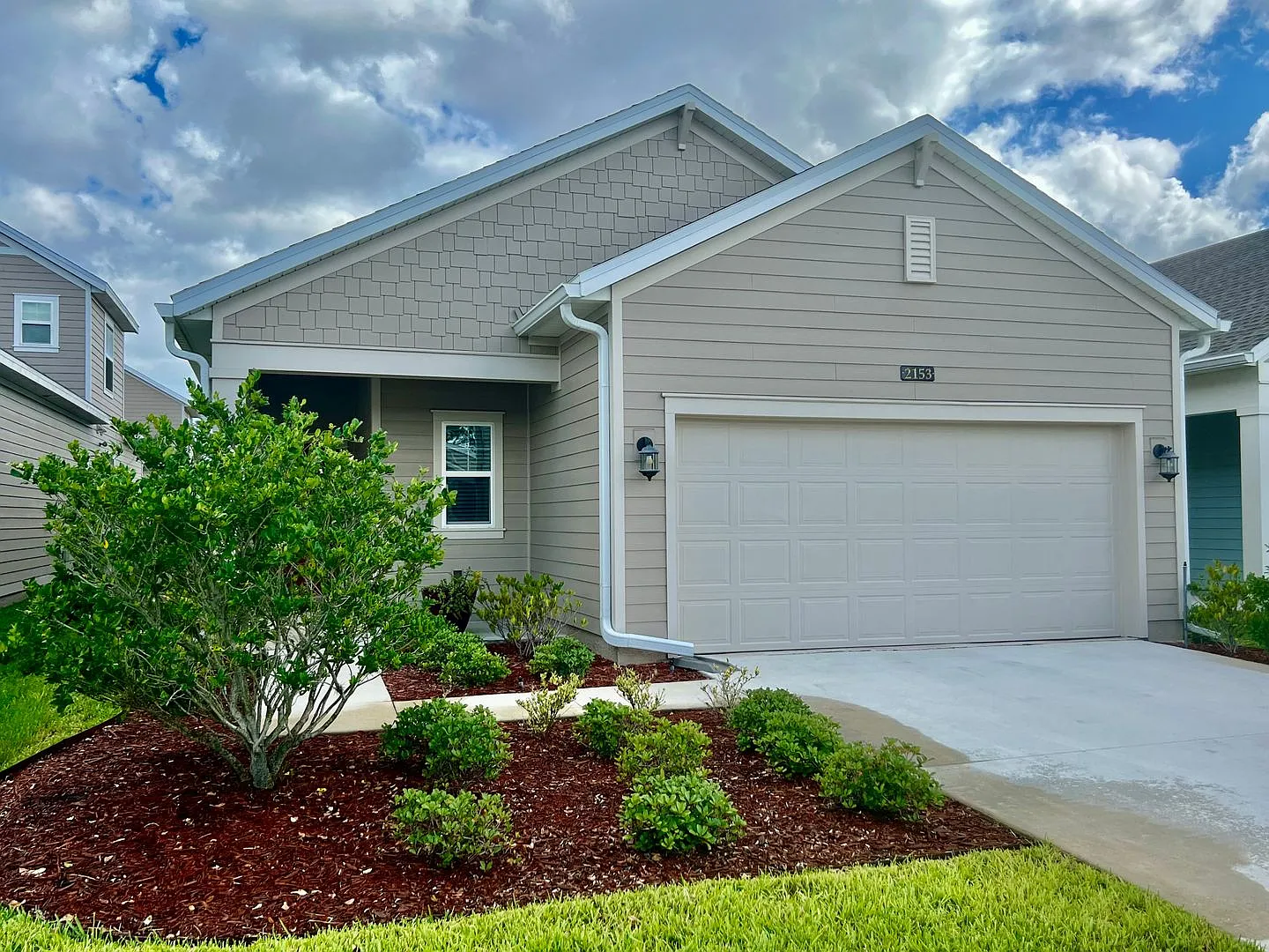 Almost new 3 bed 2.5 bath home — Photo 2