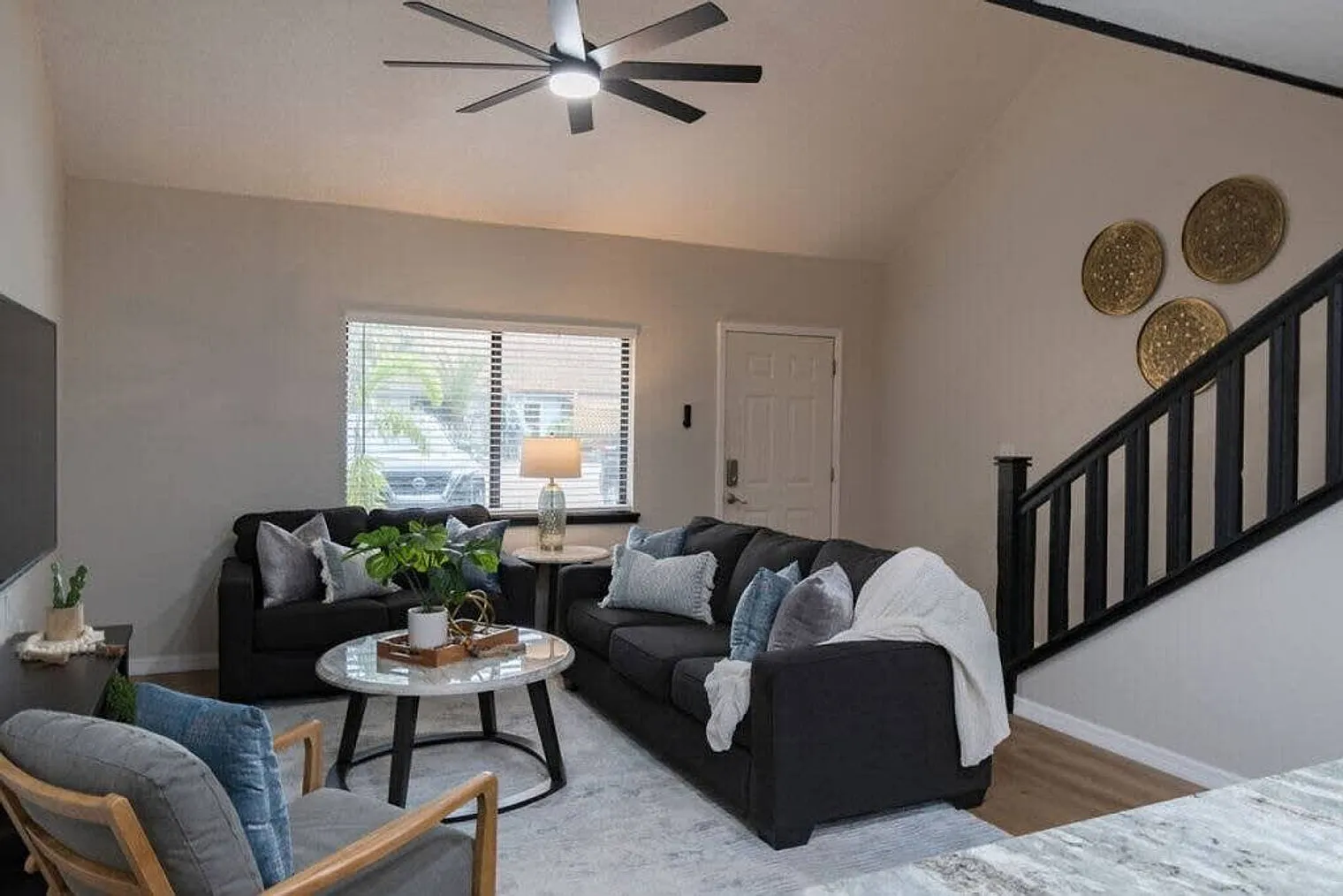 2 bed, 2.0 bath, 1184 sqft, $2,762 — Photo 1