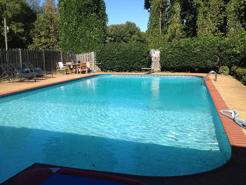 1st image of 180 Blue Lake Dr