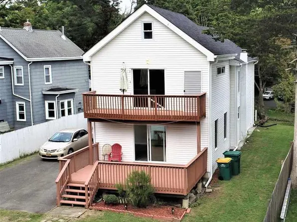 216 Salem, Port Ewen, NY 12466