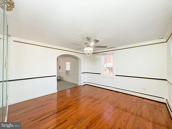 5th image of 1106 45th Pl SE