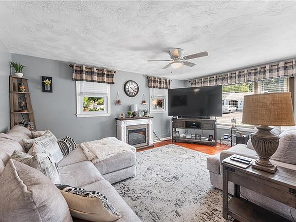 5th image of 149 Grassmere Ave
