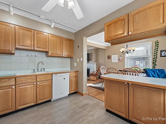 5th image of 1358 Manchester Ave