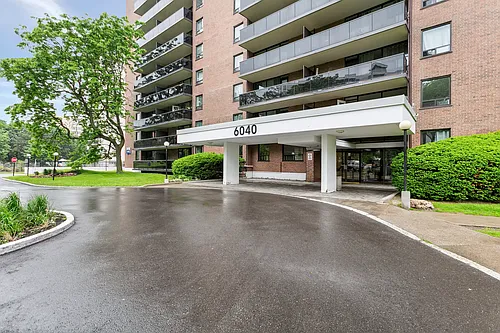 6040 Bathurst St #1BEDJR Photo 1
