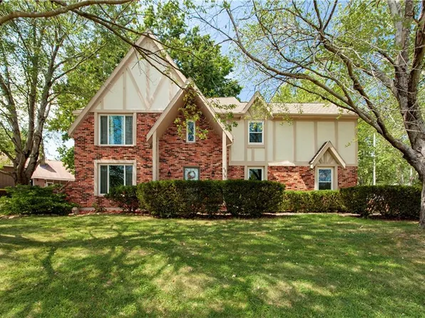 4616 NW Bramble Trl, Lees Summit, MO 64064