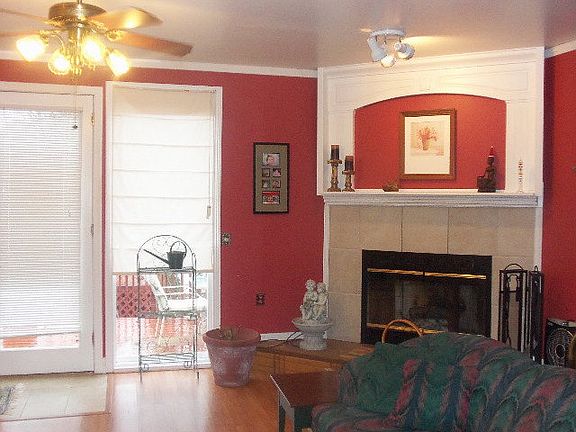 2nd image of 1023 E 2nd St