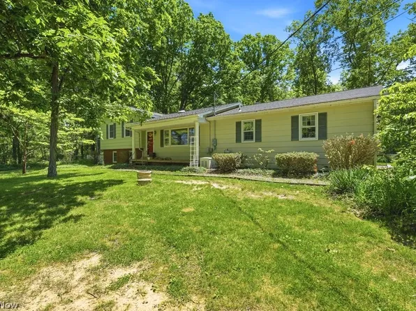 16203 Mock Rd, Berlin Center, OH 44401