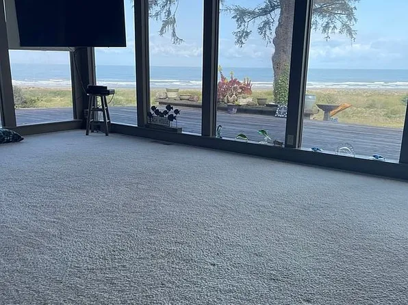 5078 Patrick Creek Dr, McKinleyville, CA 95519