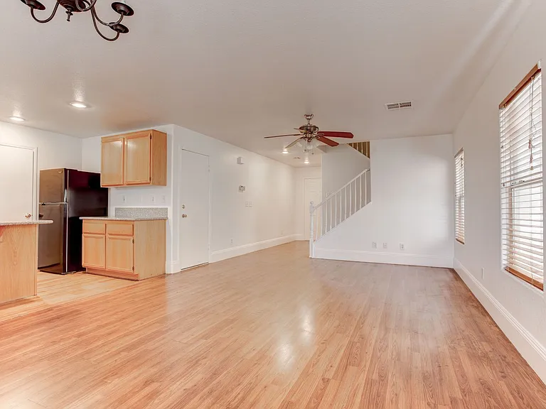 1195 Sweet Orange St — Photo 8