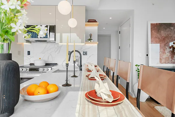 Rented by Quay Plaza LLC | media 6