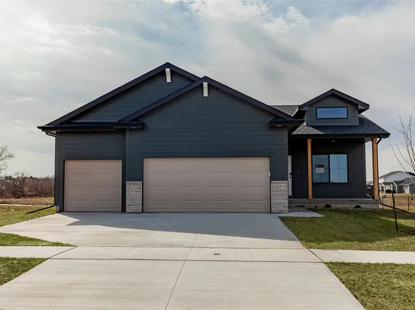 8124 Buckley St, Johnston, IA 50131