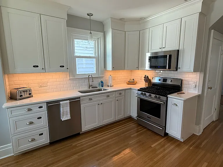 1804 Storrs Ave — Photo 9