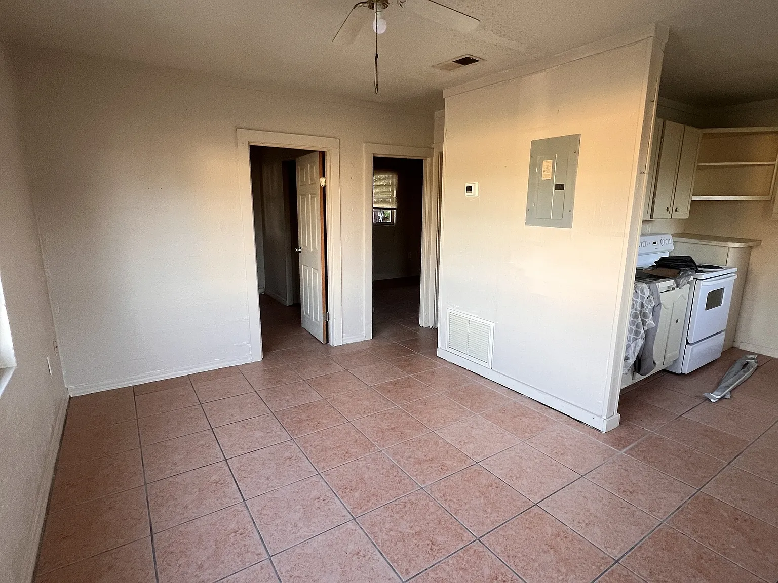 808 Johnson Street — Photo 4