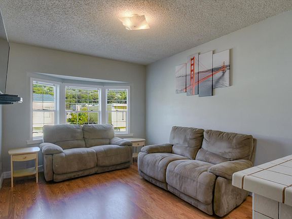 4th image of 500 Blanken Ave #1