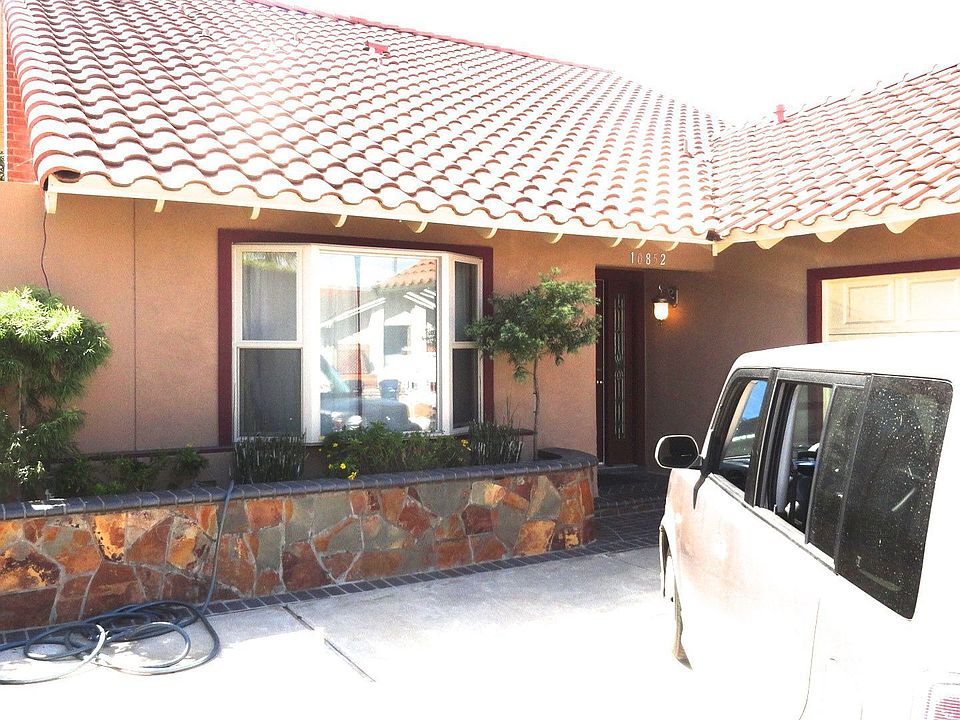 Frontal View Tile Roof
