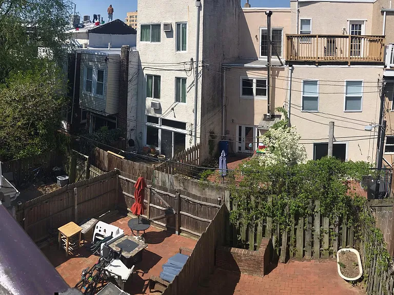 752 N Taylor St — Photo 12