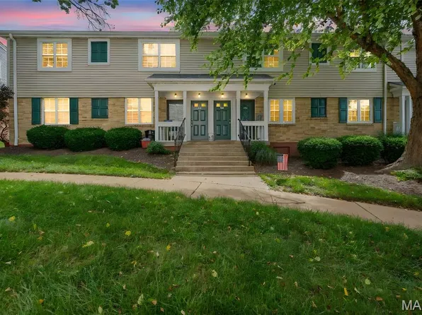 1416 Peacock Ln, Saint Louis, MO 63144