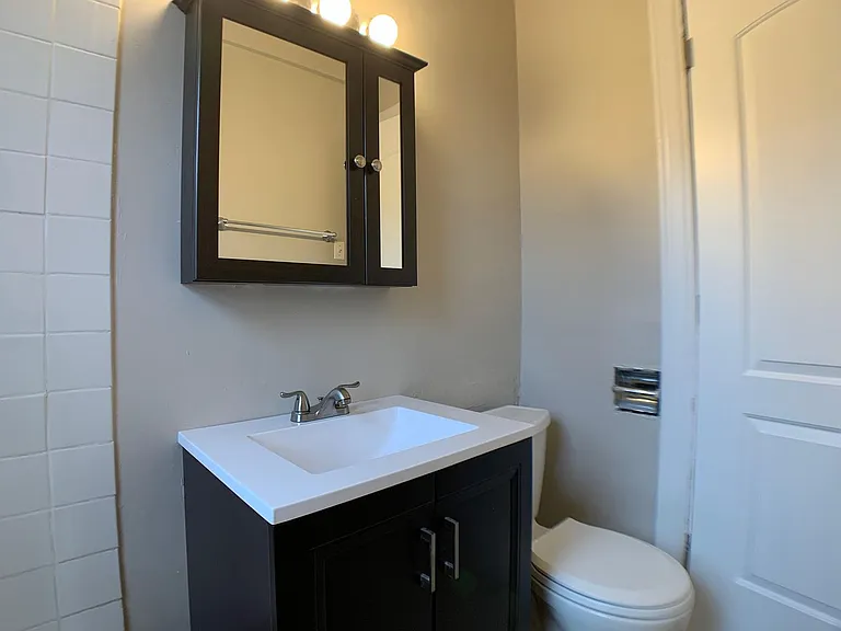 916 W Diversey Pkwy — Photo 7