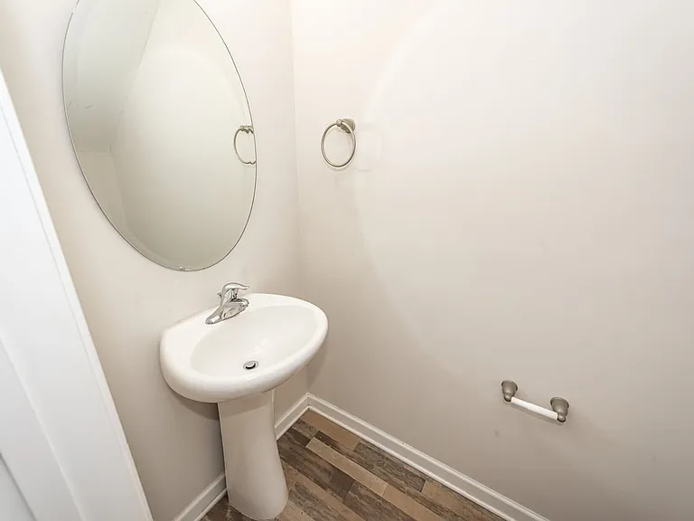 484 Truman Dr — Photo 41