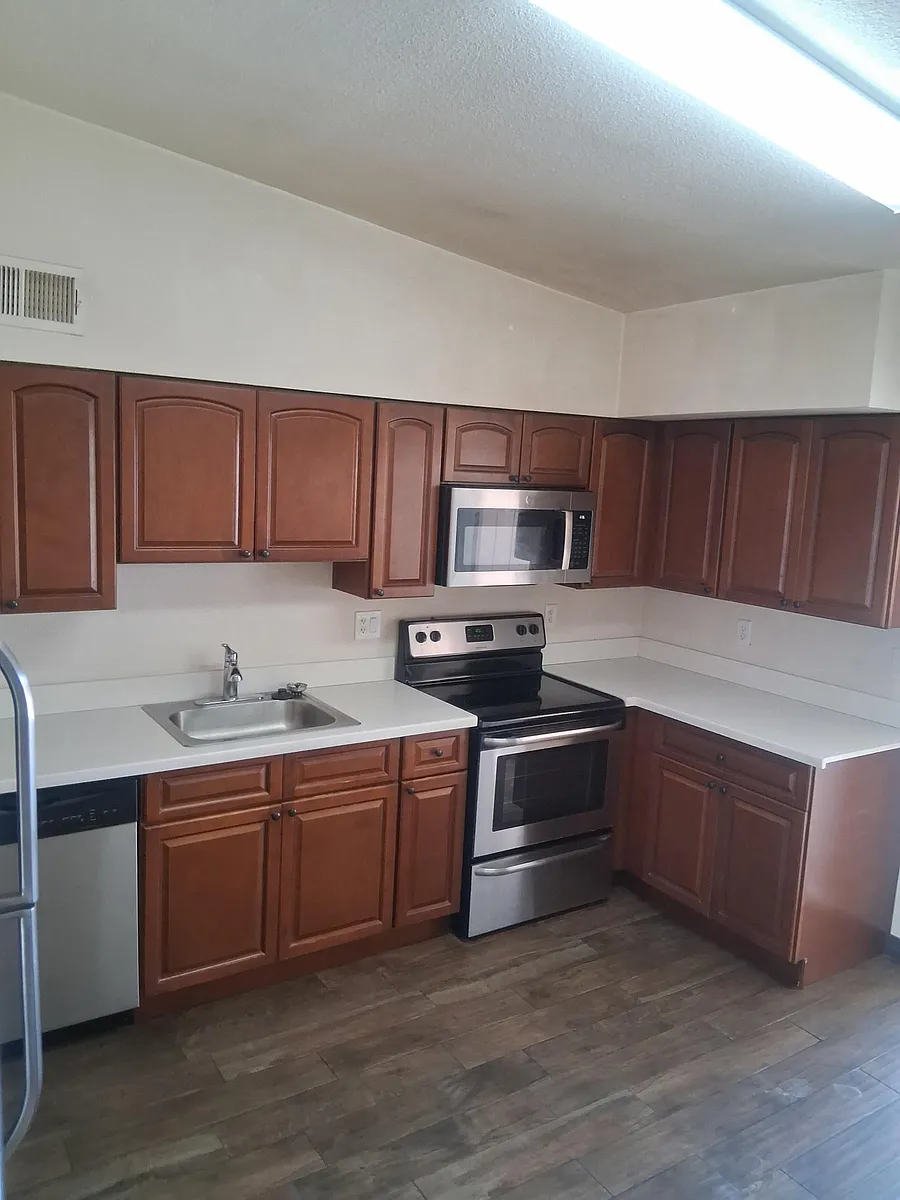 Building Photo - 7101 E Wilshire Dr #3