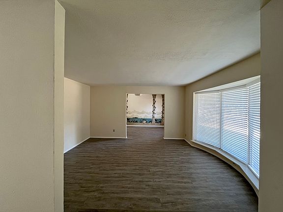 4th image of 6646 Hillwood Ln