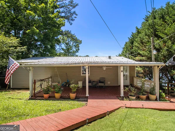 1165 W Pine Lake Dr, West Point, GA 31833