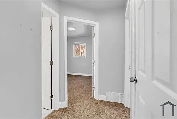 13900 Sussex St — Photo 14