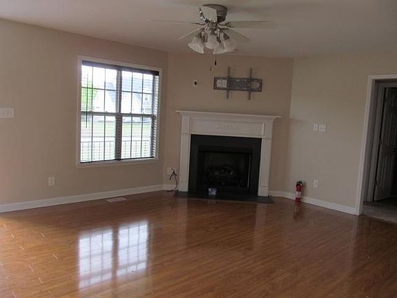 2nd image of 602 Heron Dr