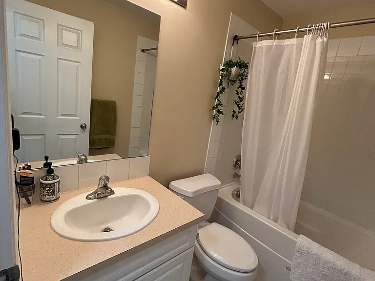 1021 Ross St — Photo 9