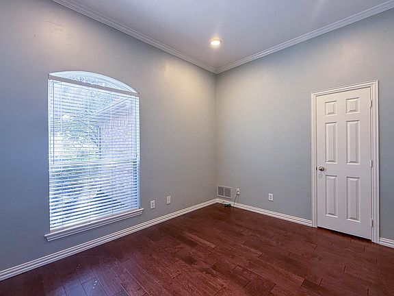 2nd image of 7502 Acorn Ln