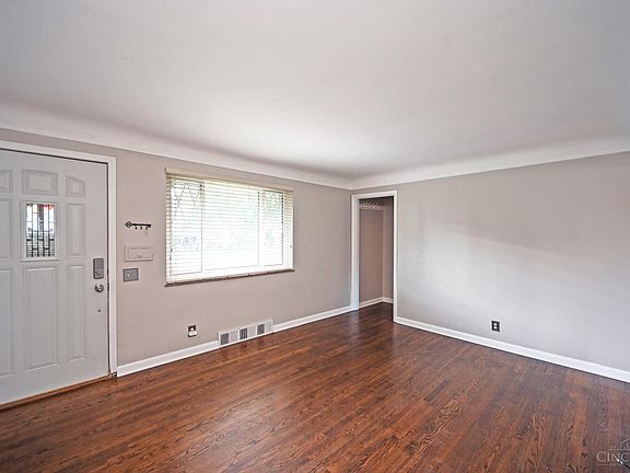 5th image of 8778 Wicklow Ave